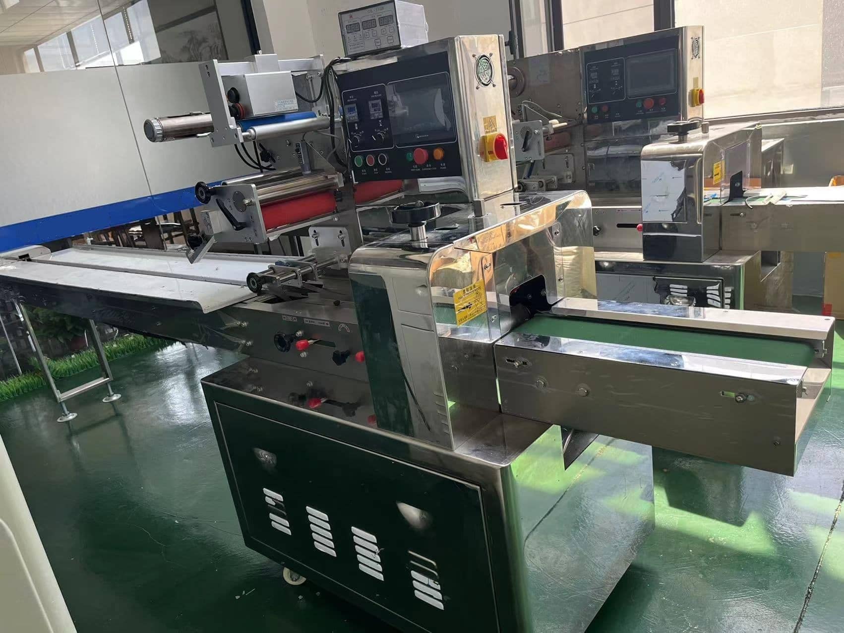 Flow Wrapper Packing Machine Flow Wrapper Packing Machine