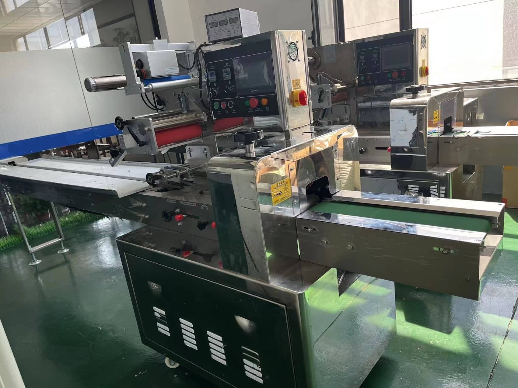 Automatic Horizontal Flow Packing Machine Automatic Horizontal Flow Packing Machine